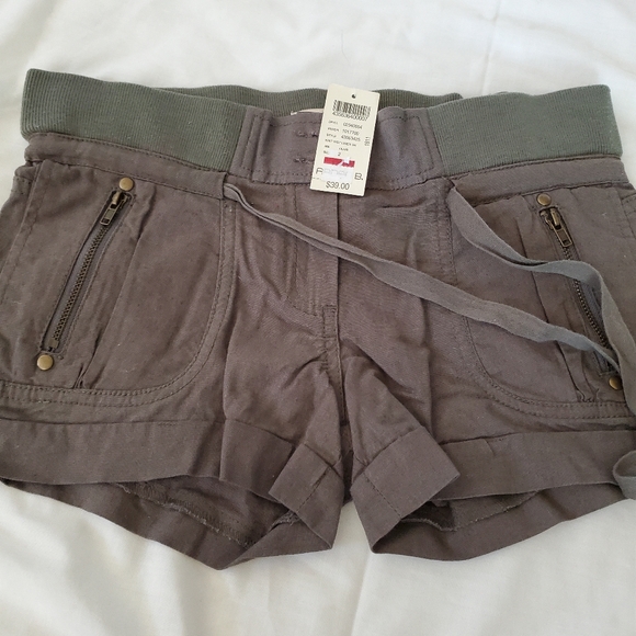 Short - Picture 2 of 11